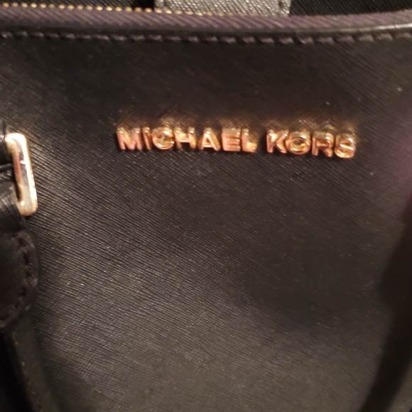 MK- Saffiano Leather Large Jet Set Double Zip Tote - Picture 2 of 15